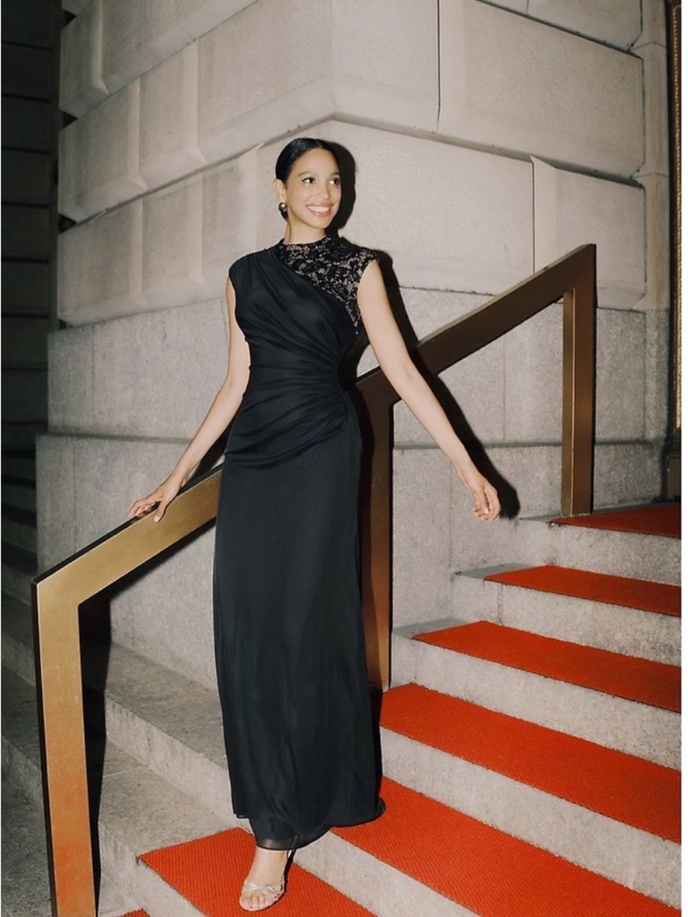 Betsy & Adam Formal Black Sleeveless Ruched Sheath Gown